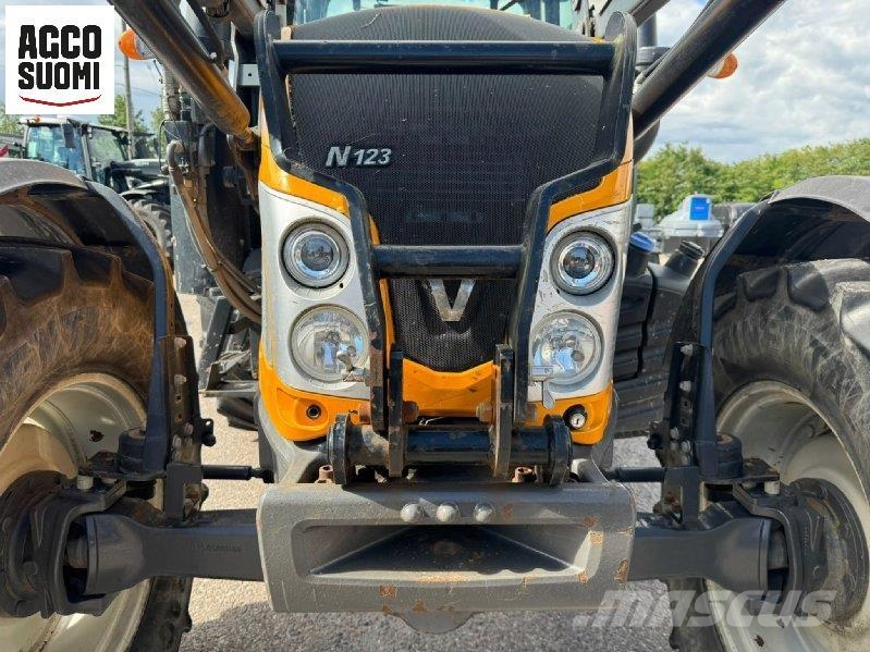 Valtra N123 HITECH Tractoren