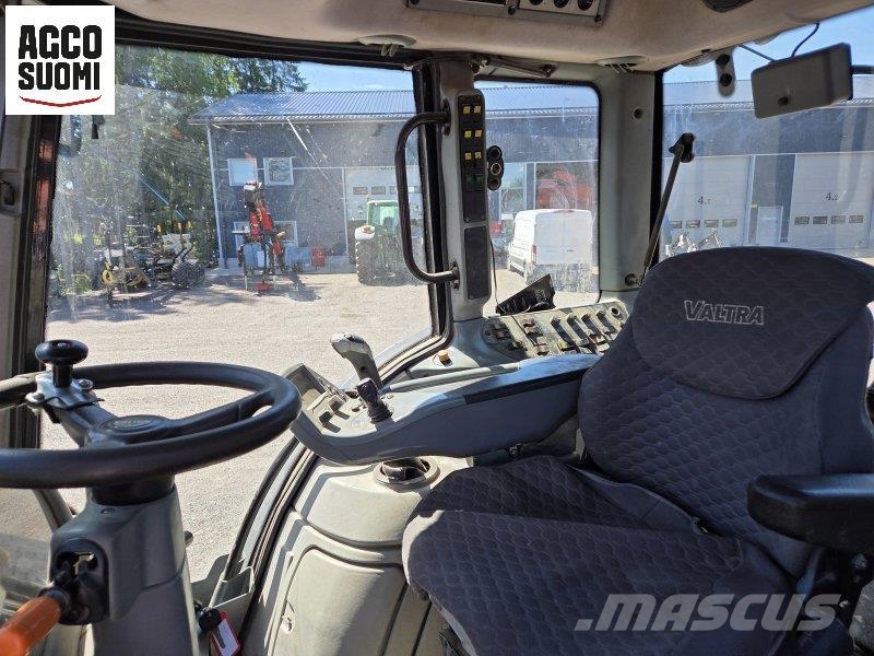 Valtra T151 ADVACED Traktorit