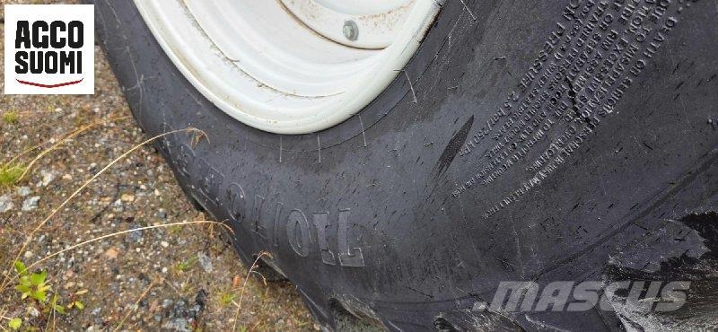 Valtra T151 HITECH Traktorid
