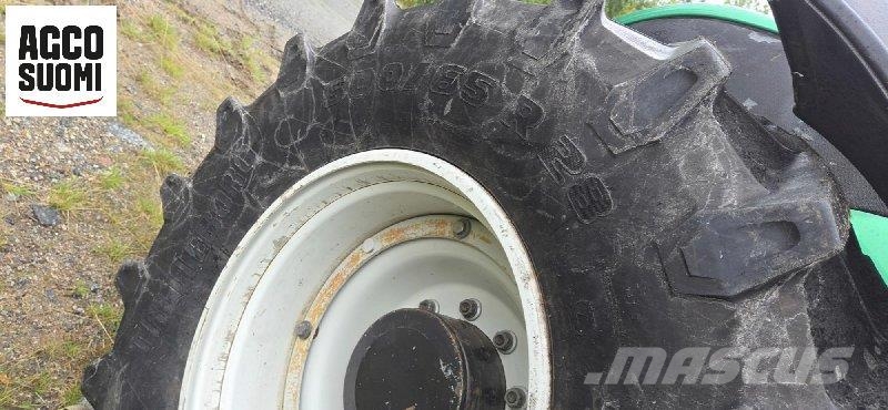 Valtra T151 HITECH Traktorid