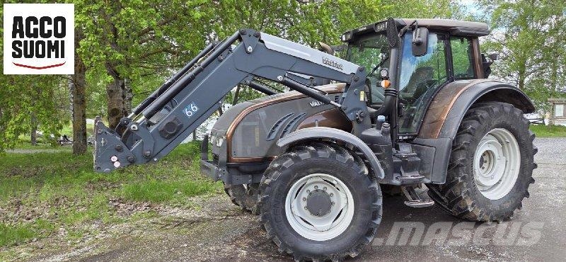 Valtra T153 VERSU Traktori