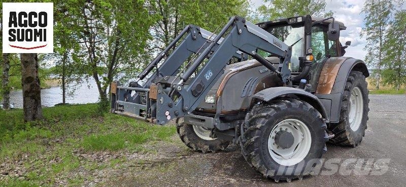 Valtra T153 VERSU Traktori