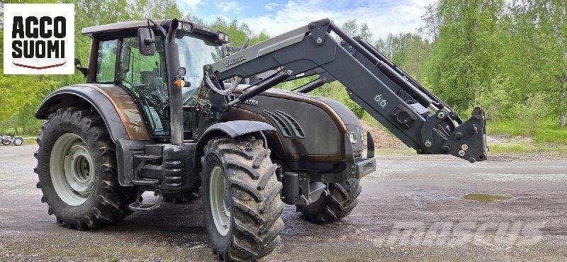 Valtra T153 VERSU Traktori