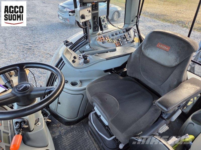 Valtra T213 VERSU 트랙터
