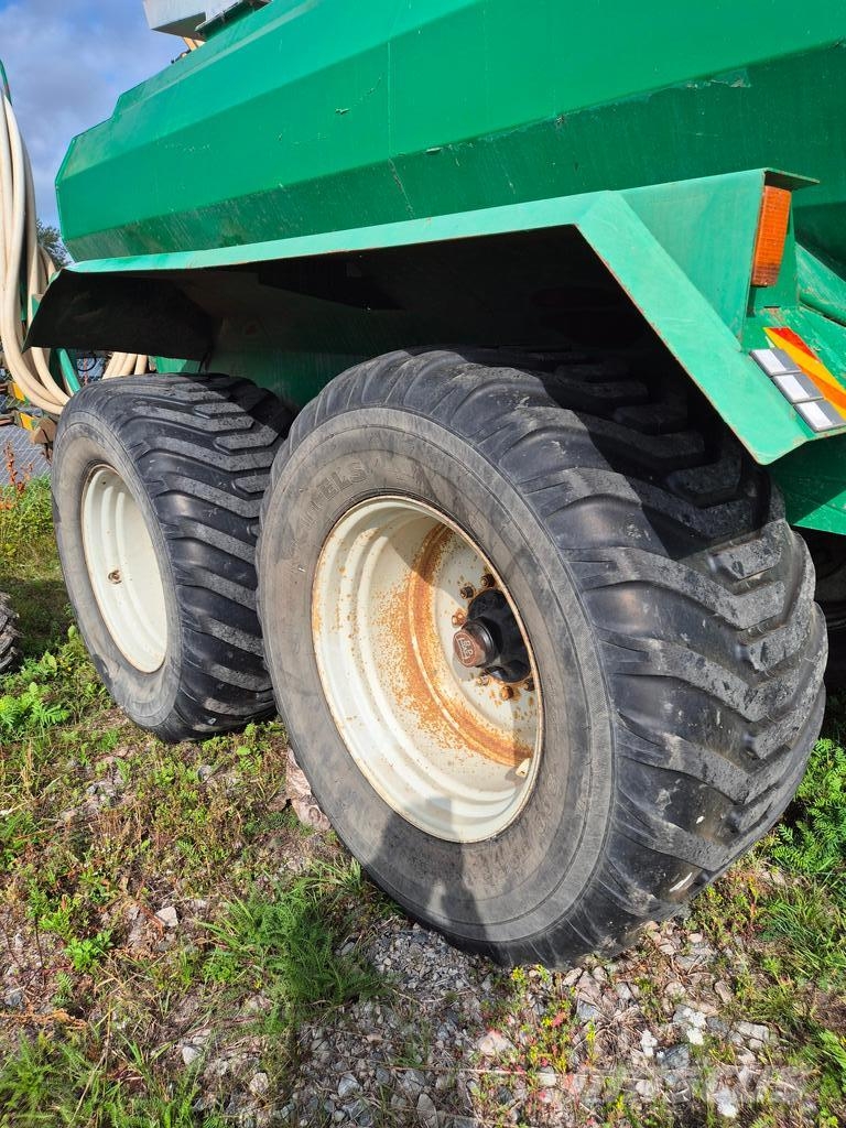 Agronic 20M3 PUMPPUK.+8M KIEKKOM. スラリータンカー