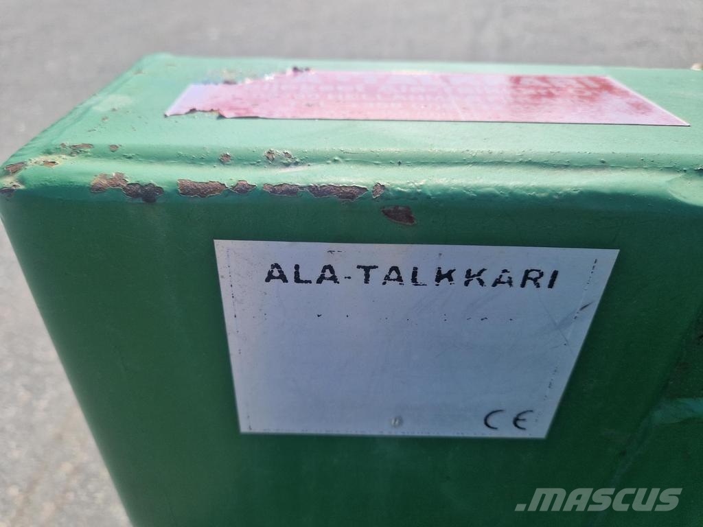 Ala-talkkari AT251V HYDR.LUUK.+NIVELAK Lançadores de neve
