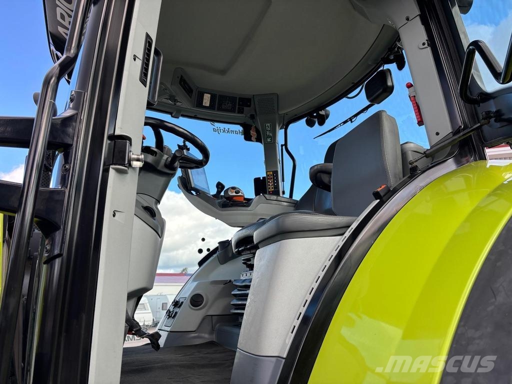 CLAAS ARION 660 CEBIS CMATIC الجرارات
