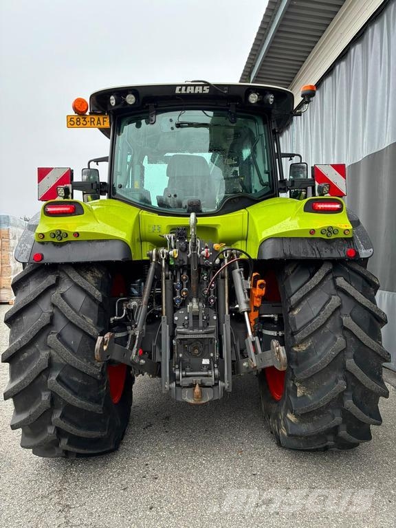 CLAAS ARION 660 CEBIS CMATIC الجرارات