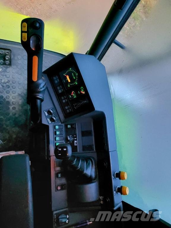 CLAAS MEDION 310 Θεριζοαλωνιστικές μηχανές