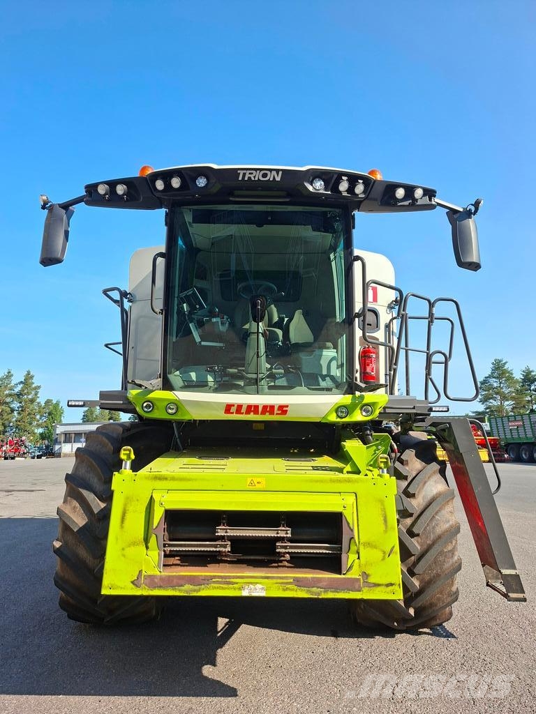 CLAAS TRION B750 Ceifeiras debulhadoras