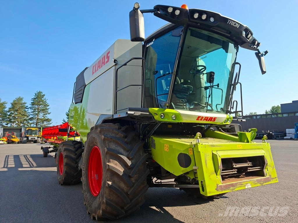 CLAAS TRION B750 Ceifeiras debulhadoras