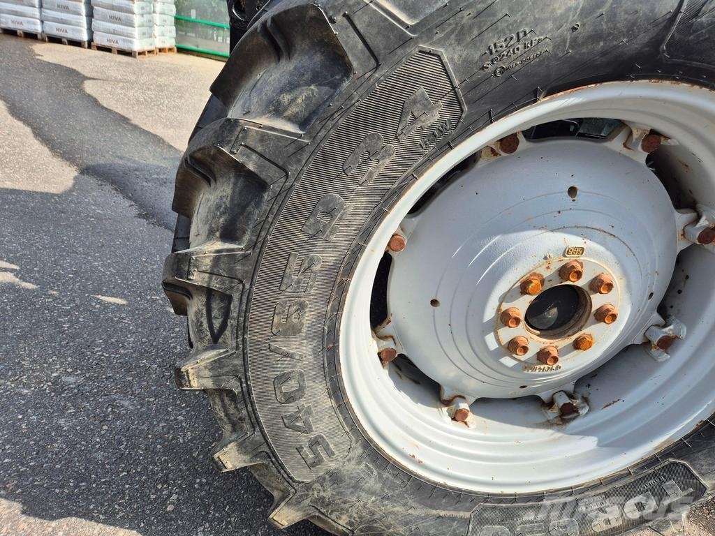 Deutz-Fahr AGROTRON 200 الجرارات
