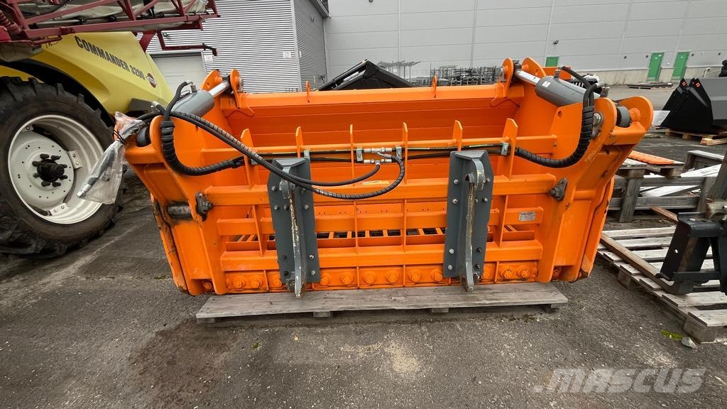  FLINCK 2400T REHULEIKKURI Silo equipment