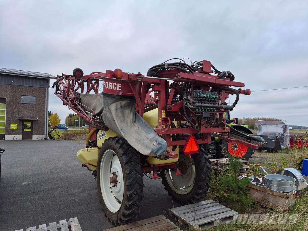 Hardi COMMANDER 2800 TWIN Itsekulkevat ruiskut