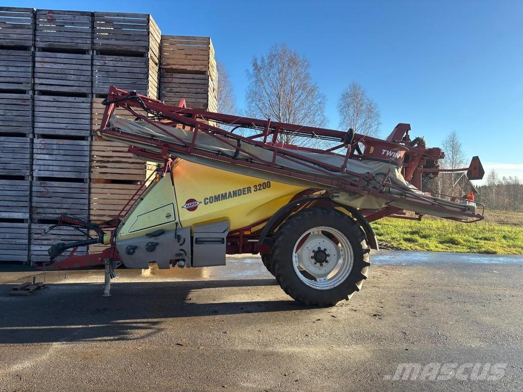 Hardi COMMANDER 3200 TWIN Farm machinery