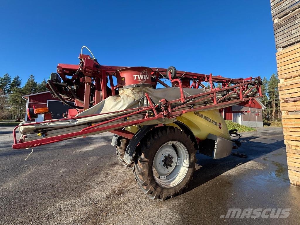 Hardi COMMANDER 3200 TWIN Farm machinery