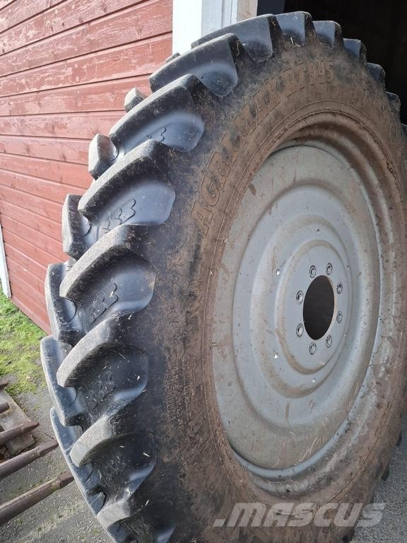 Hardi COMMANDER 3200 TWIN Farm machinery