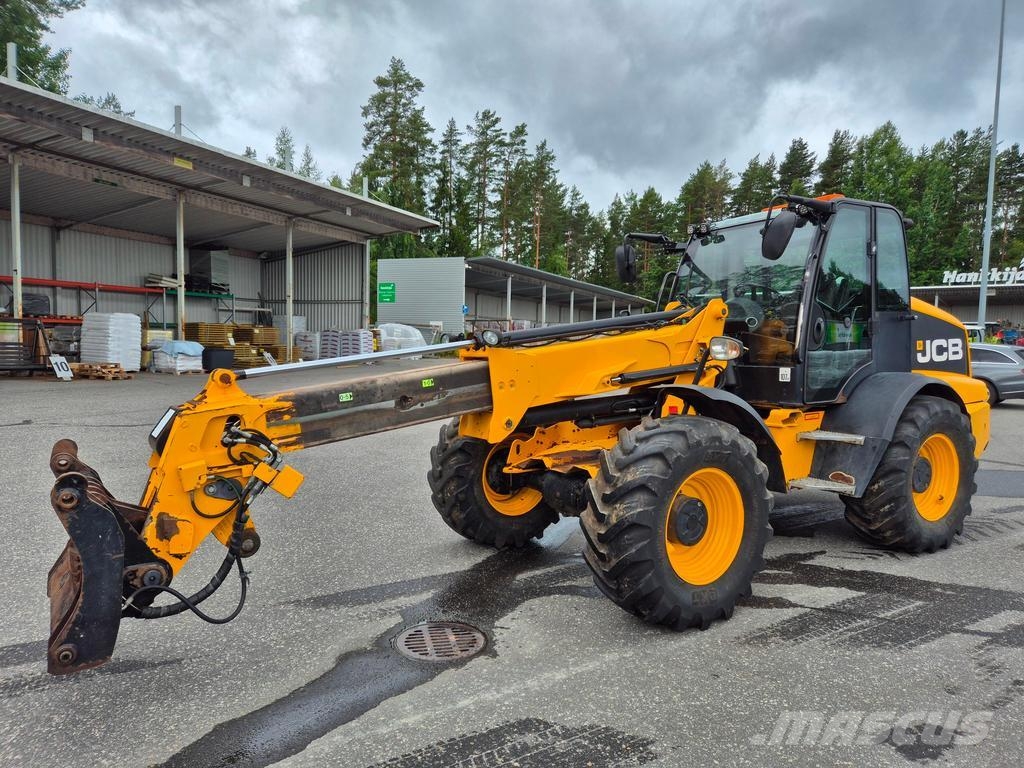 JCB TM320S مناولات متداخلة