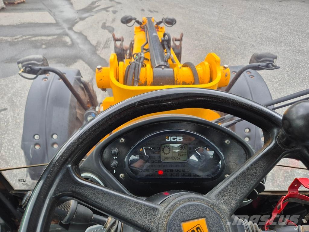 JCB TM320S مناولات متداخلة