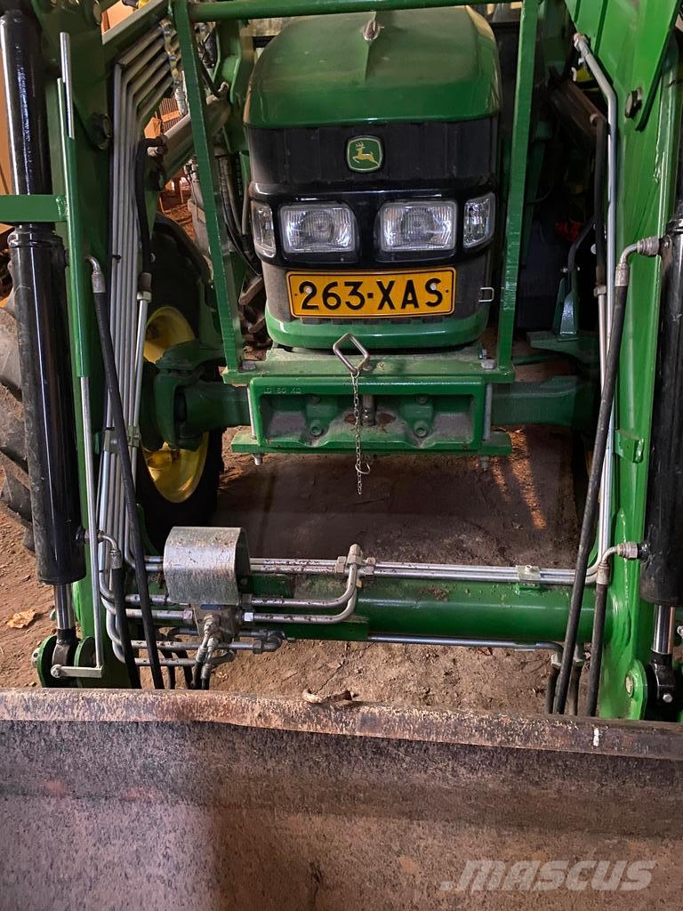 John Deere 5100M Traktoren