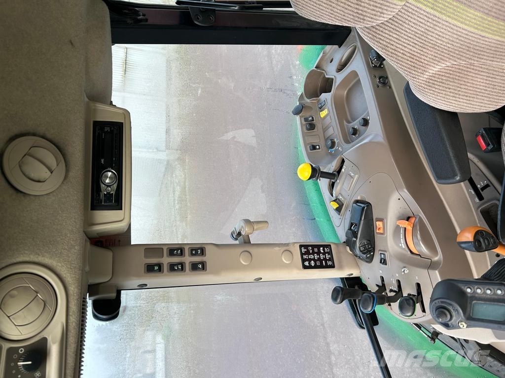 John Deere 5100R الجرارات