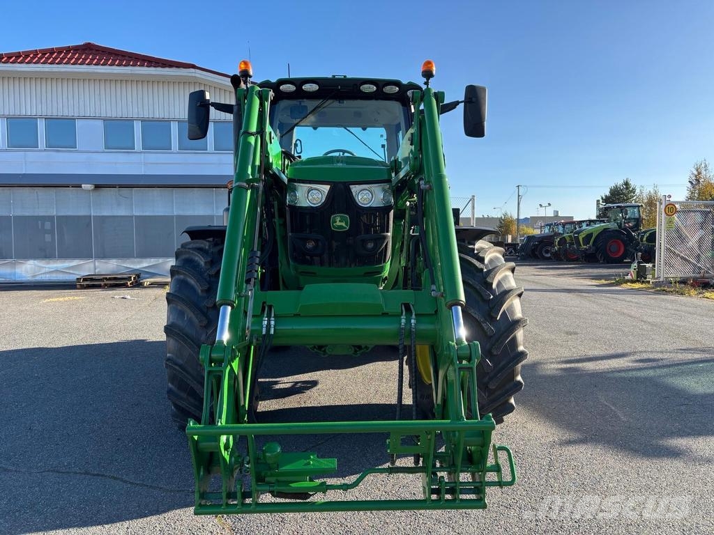 John Deere 6155R Traktori