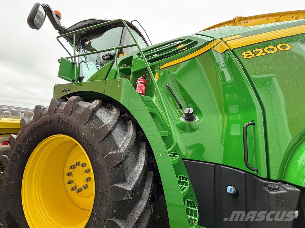 John Deere 8200 AJOSILPPURI Самоходные кормоуборочные комбайны