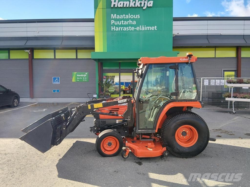 Kubota ST32 Трактори