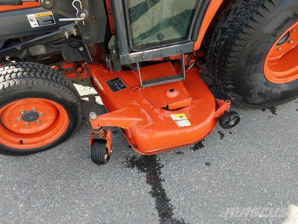 Kubota ST32 Трактори