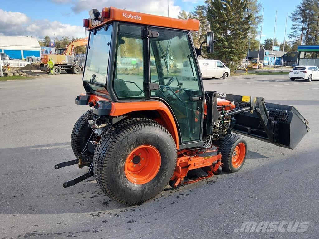 Kubota ST32 Трактори