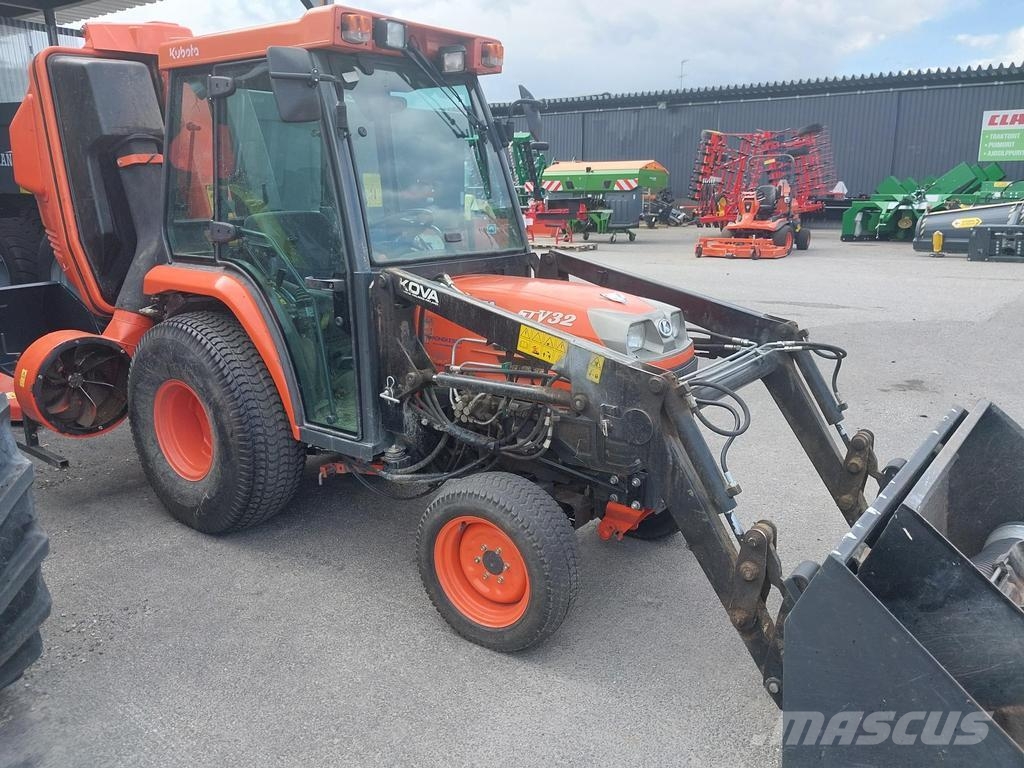 Kubota ST32 LEIKKURI Kompakttraktorer