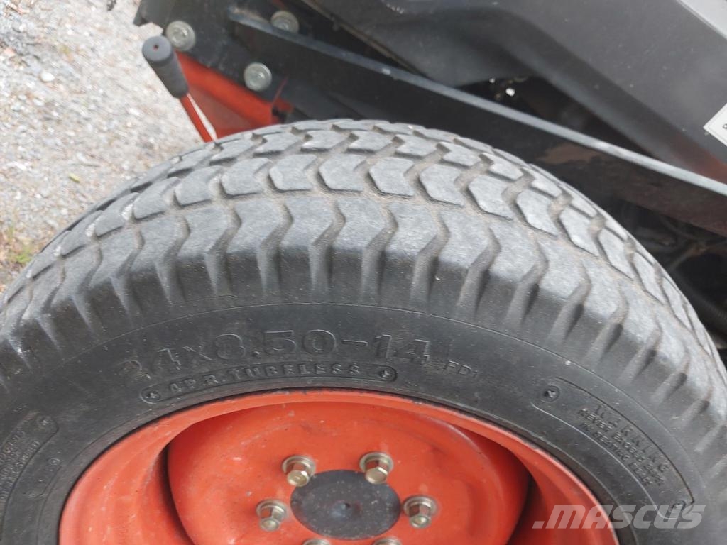Kubota ST32 LEIKKURI Kompakttraktorer