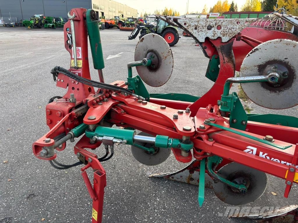 Kverneland ES85 Plugovi obrtači