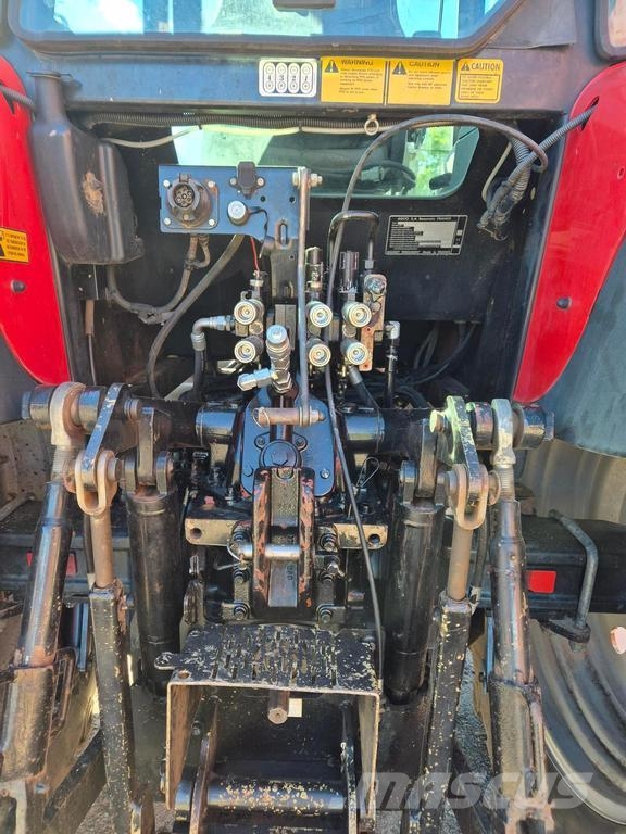 Massey Ferguson 5465 DYNA 4 トラクター
