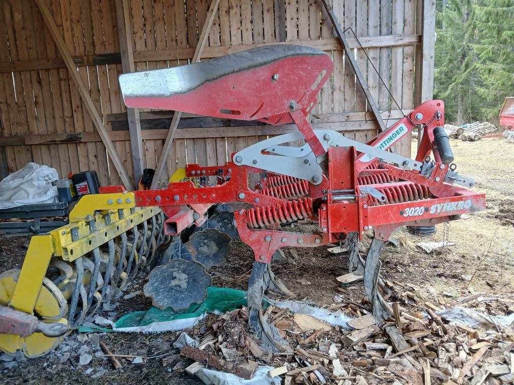 Pöttinger SYNCRO 3020 NOVA Cultivatoren