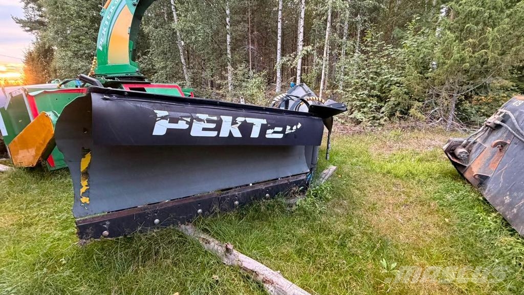 SNOVEK N390 Schneeschilde und -pflüge