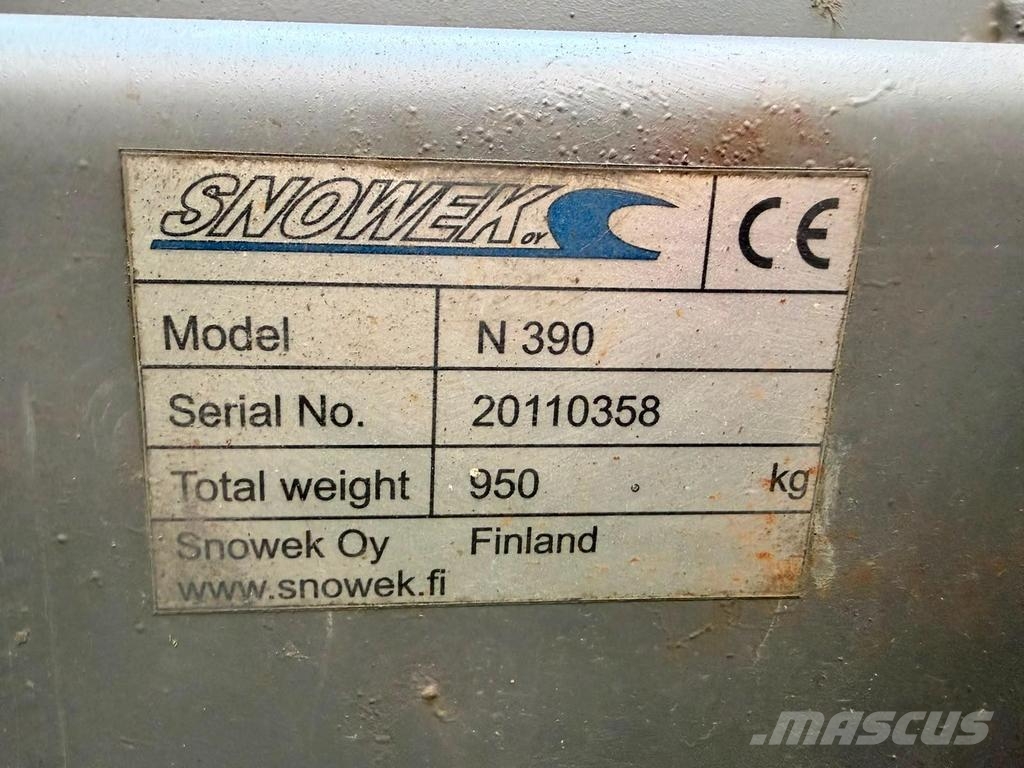 SNOVEK N390 Schneeschilde und -pflüge