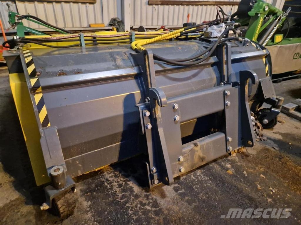 Stark KERÄÄVÄHARJA CSW 2500 Borstar & borstskopor