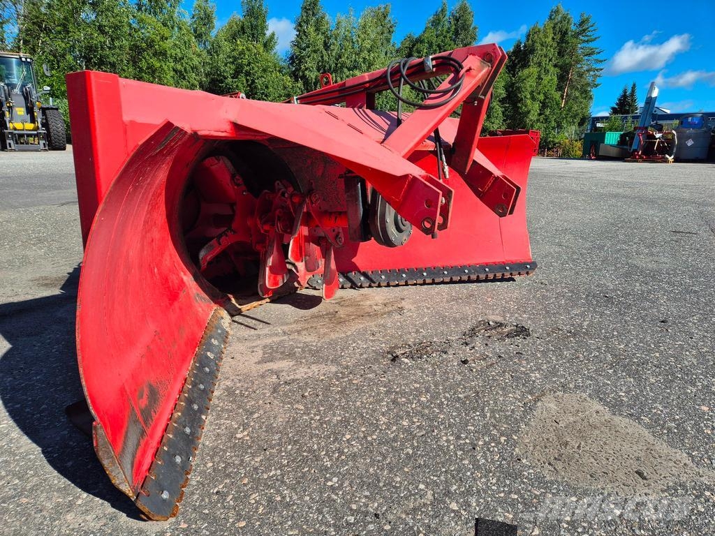 TR 270 掃雪機