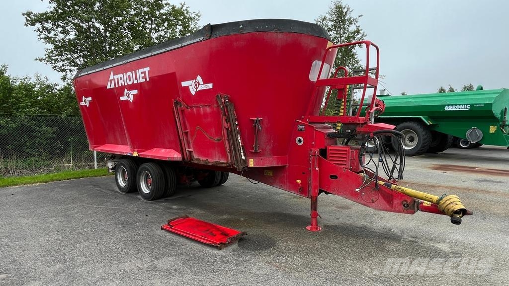 Trioliet SOLOMIX 3 2700LZK-T 混合餵料機