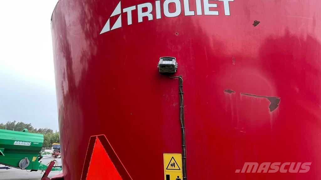 Trioliet SOLOMIX 3 2700LZK-T 混合餵料機