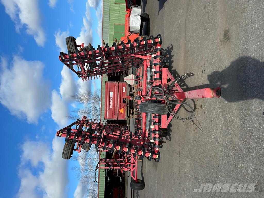 Väderstad NZE 700 كاسحات