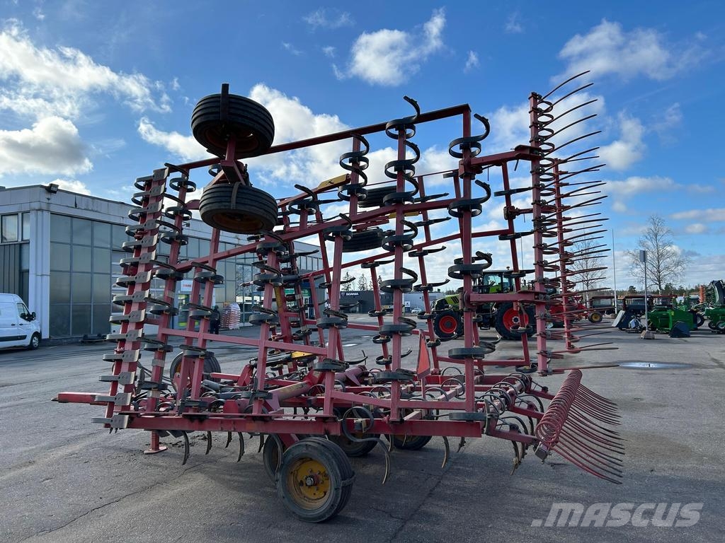 Väderstad NZE 700 كاسحات