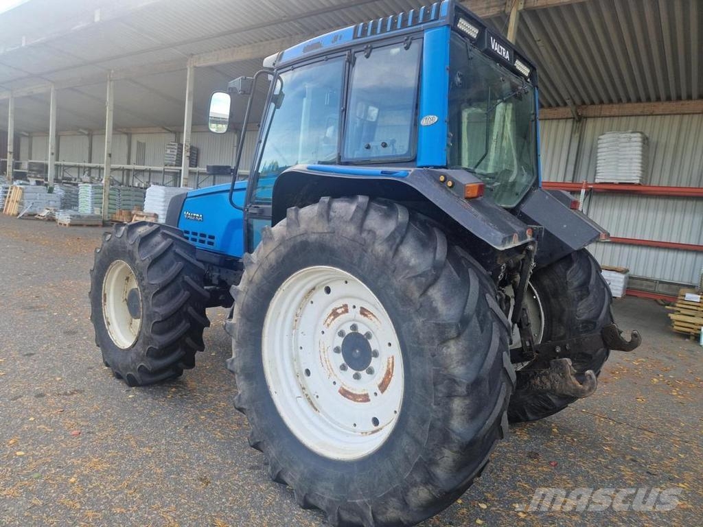 Valtra 6850 + ETUNOST 트랙터