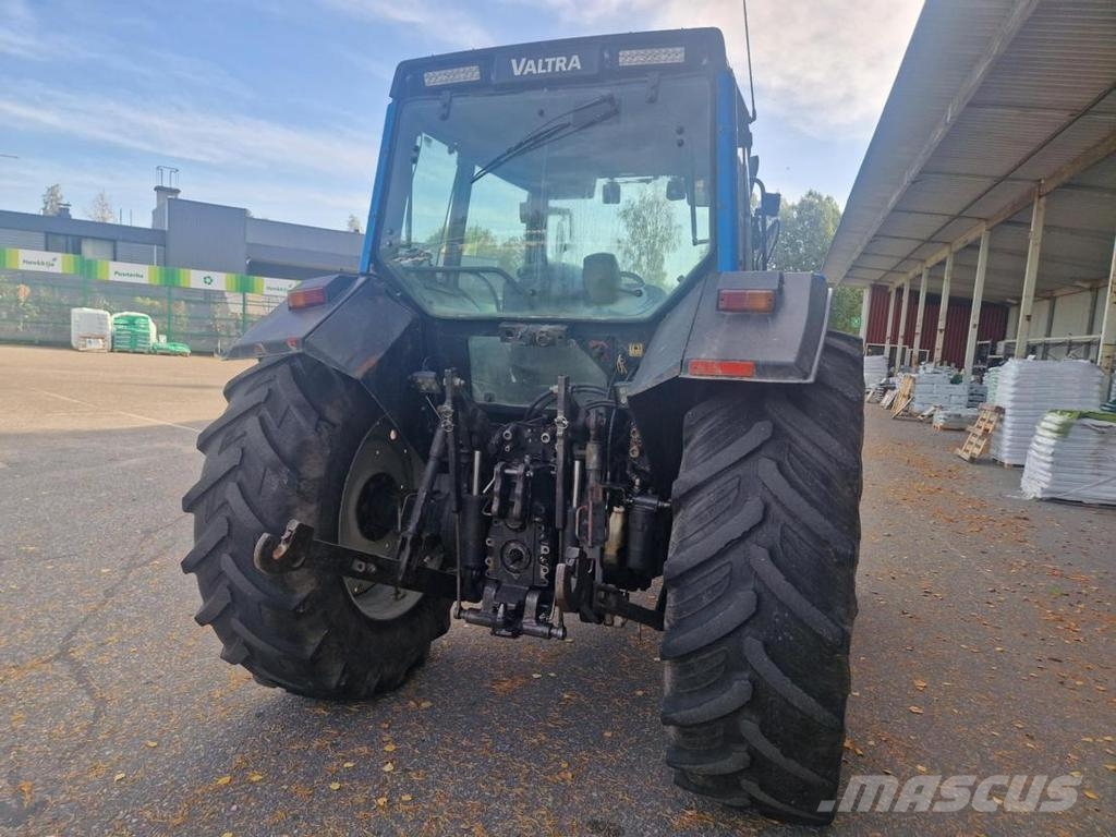 Valtra 6850 + ETUNOST 트랙터