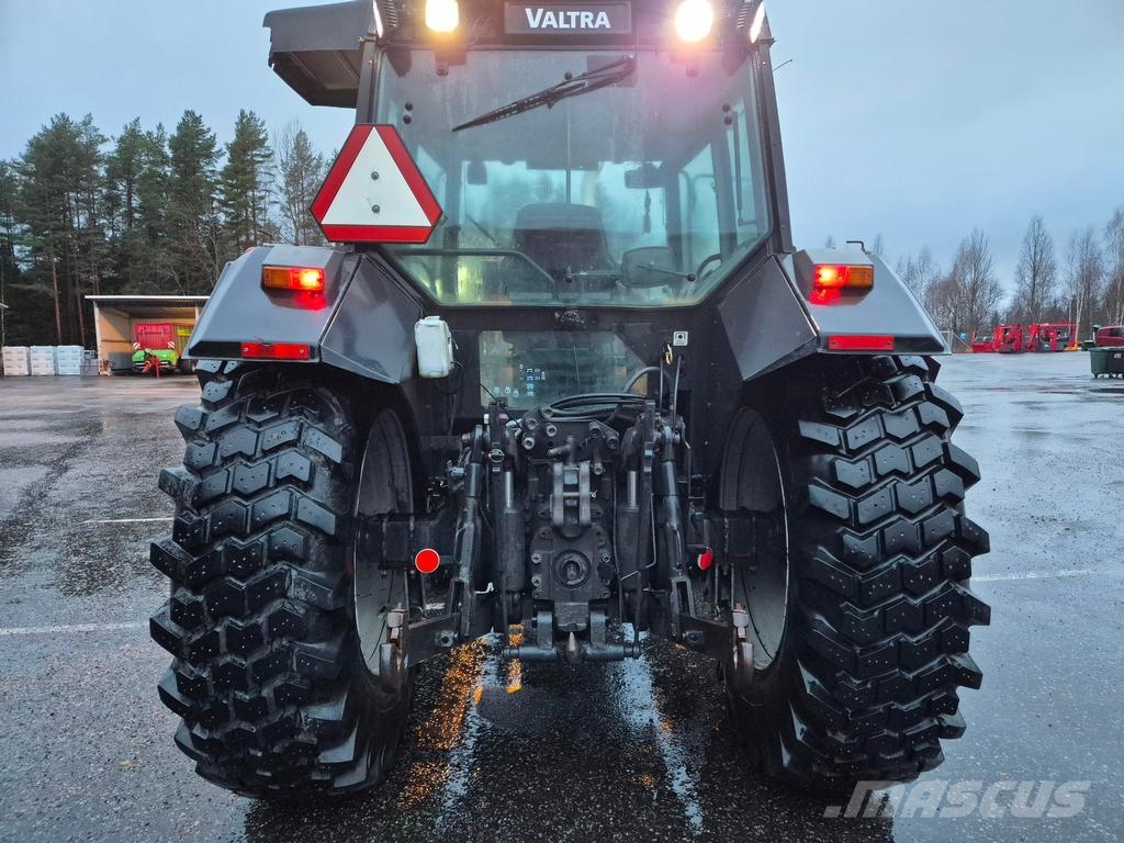 Valtra 8400 트랙터