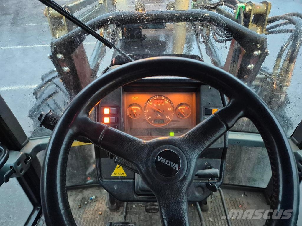 Valtra 8400 트랙터
