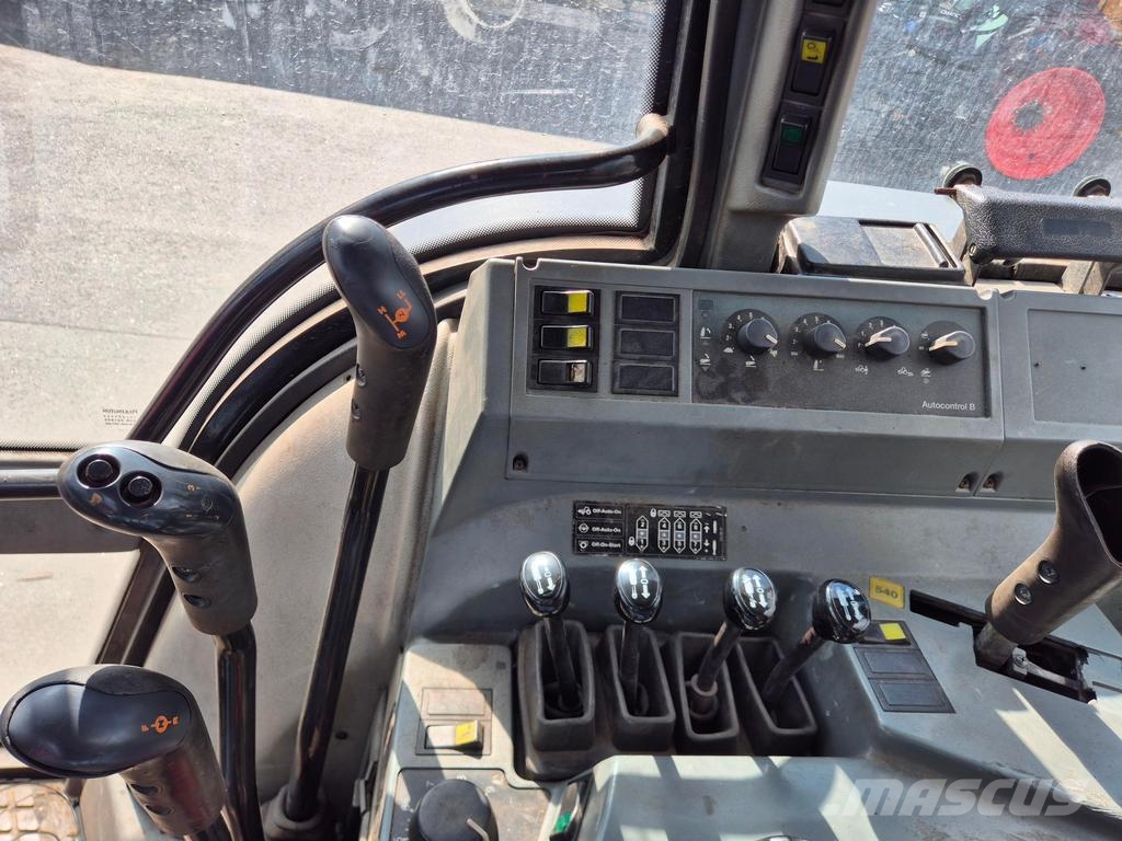 Valtra 8400 MEGA 拖拉机/农用车