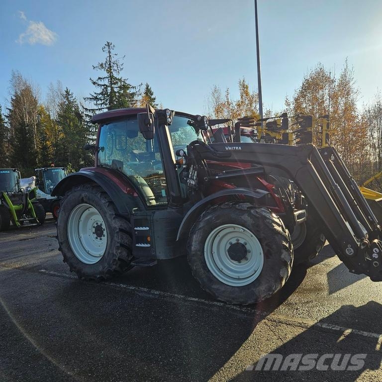 Valtra N155 Tratores Agrícolas usados