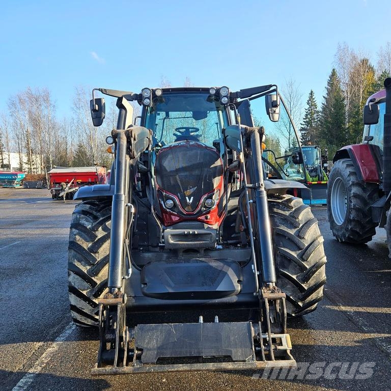 Valtra N155 Tratores Agrícolas usados